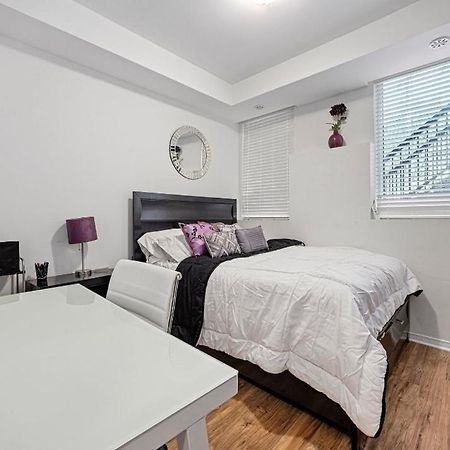 Beautiful Townhouse Near Yorkdale Mall, Wilson Subway Appartement Toronto Buitenkant foto