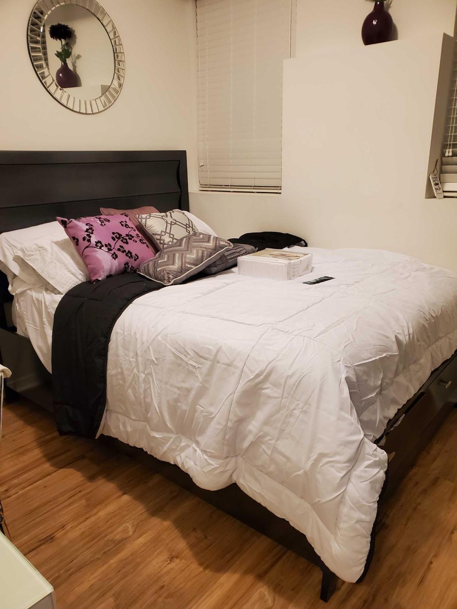 Beautiful Townhouse Near Yorkdale Mall, Wilson Subway Appartement Toronto Buitenkant foto