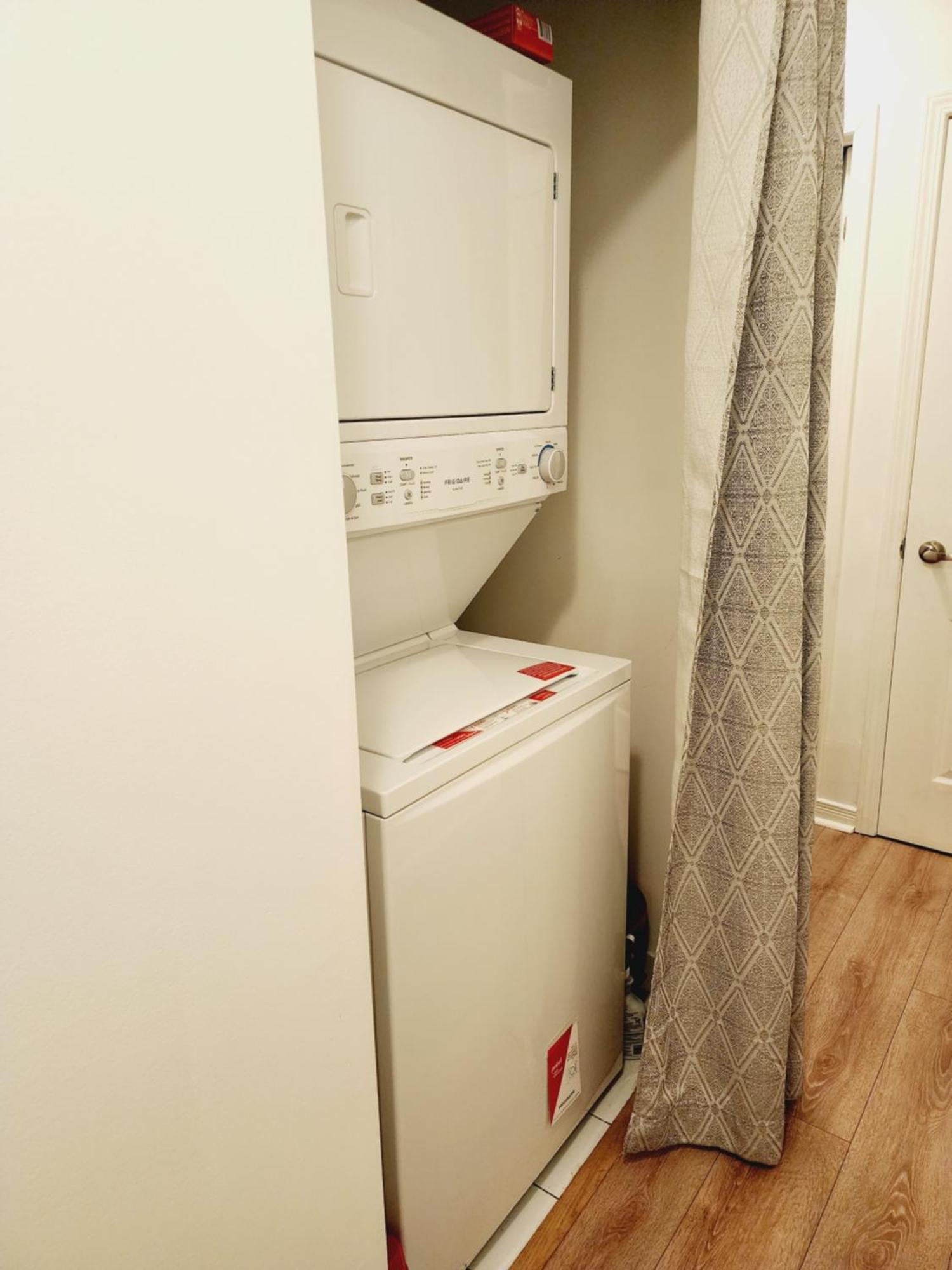 Beautiful Townhouse Near Yorkdale Mall, Wilson Subway Appartement Toronto Buitenkant foto
