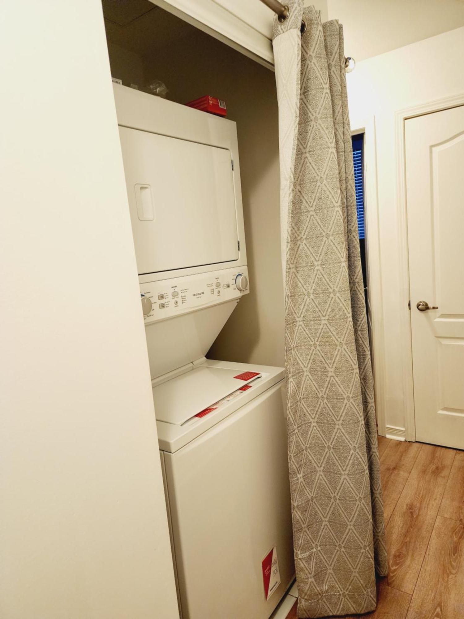 Beautiful Townhouse Near Yorkdale Mall, Wilson Subway Appartement Toronto Buitenkant foto