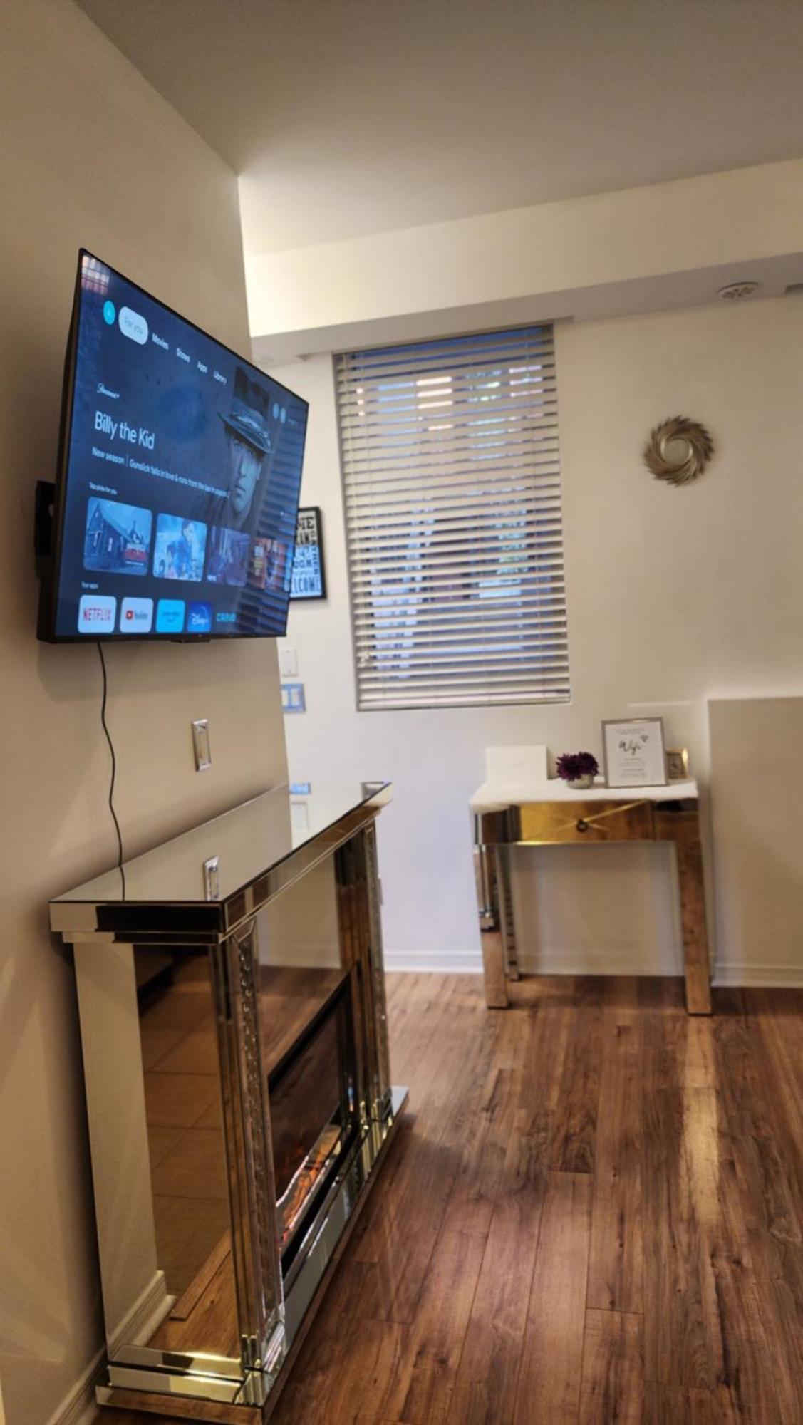 Beautiful Townhouse Near Yorkdale Mall, Wilson Subway Appartement Toronto Buitenkant foto