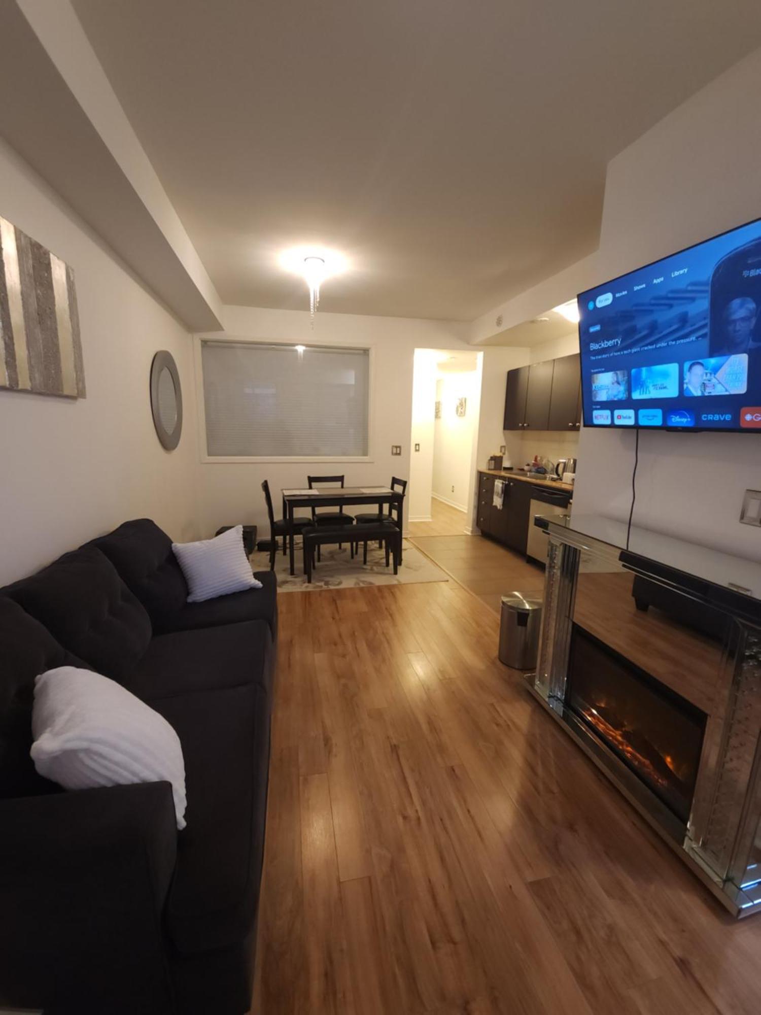 Beautiful Townhouse Near Yorkdale Mall, Wilson Subway Appartement Toronto Buitenkant foto