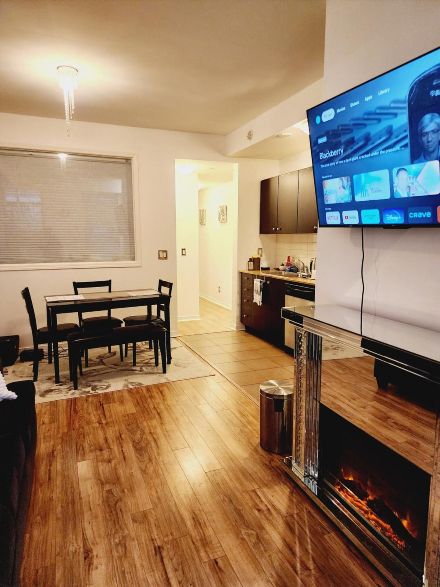 Beautiful Townhouse Near Yorkdale Mall, Wilson Subway Appartement Toronto Buitenkant foto